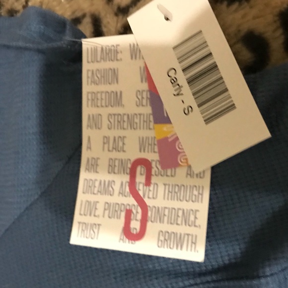 Lularoe Carly - Picture 3 of 7